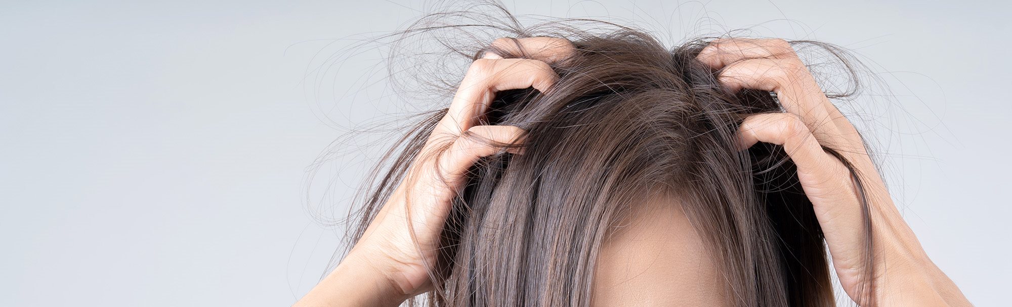 Trockene und juckende Kopfhaut Das hilft dagegen EUCERIN